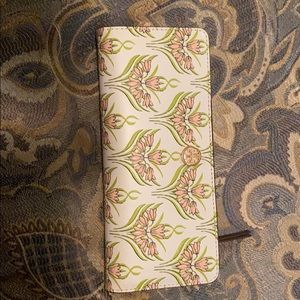 Tory Burch wallet